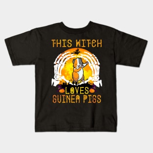 This Witch Loves Guinea Pigs Halloween (56) Kids T-Shirt